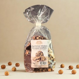 Zartbitter Dinkel Knusperwaffel mit Haselnusskrokant bestreut